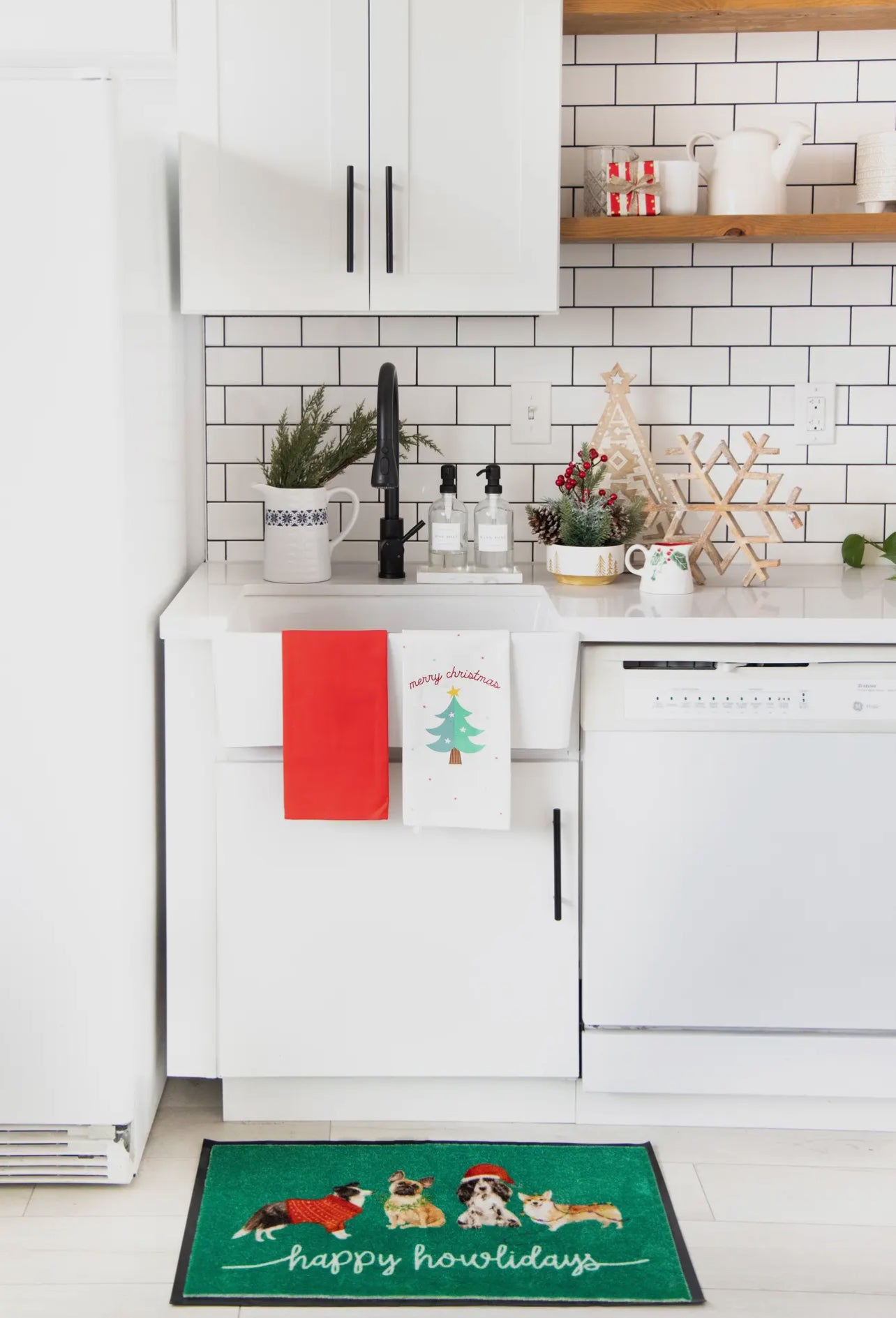 Christmas Tea Towel Set - Summer at Payton's Online Boutique